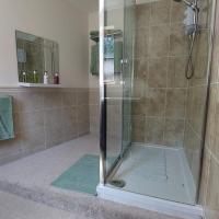 Shower room at The Barn self-catering cottage near Honiton